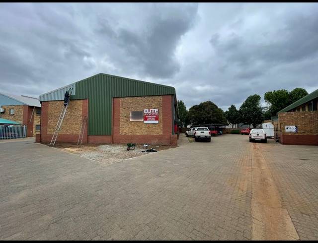 INDUSTRIAL PROPERTY TO RENT IN HENNOPSPARK